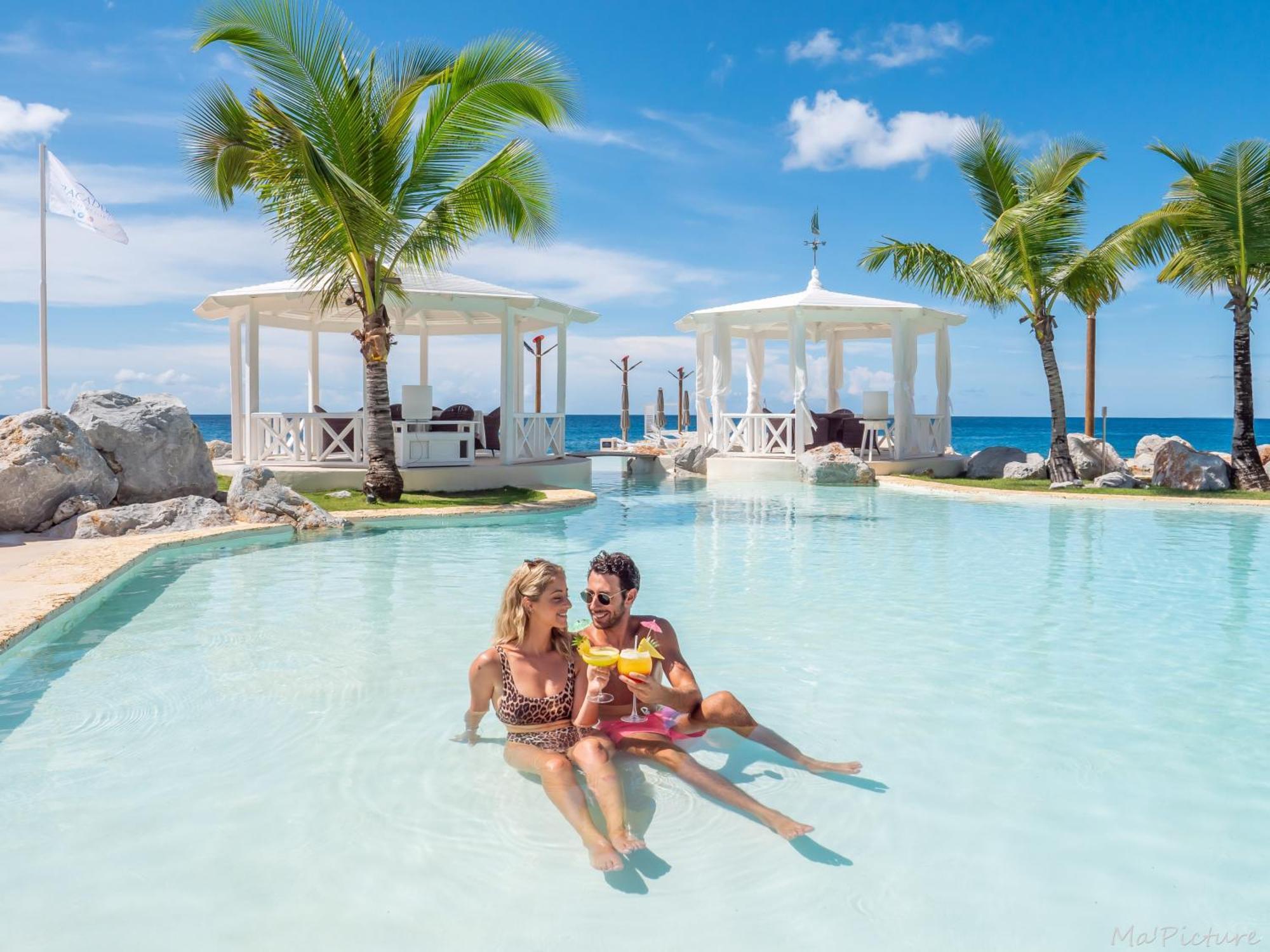 Tracadero Beach Club & Holidays Rentals Баяхибе Екстериор снимка