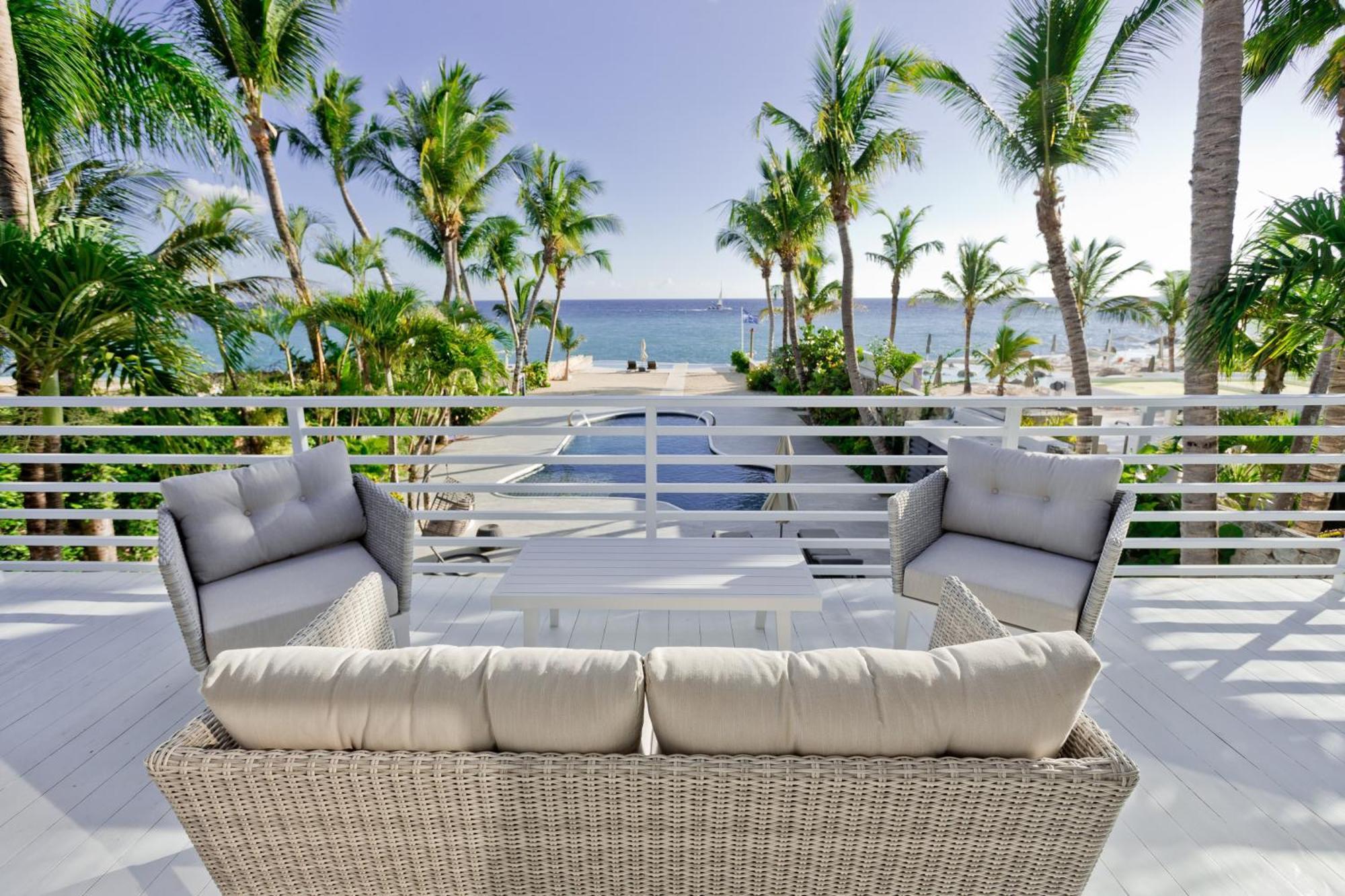 Tracadero Beach Club & Holidays Rentals Баяхибе Екстериор снимка