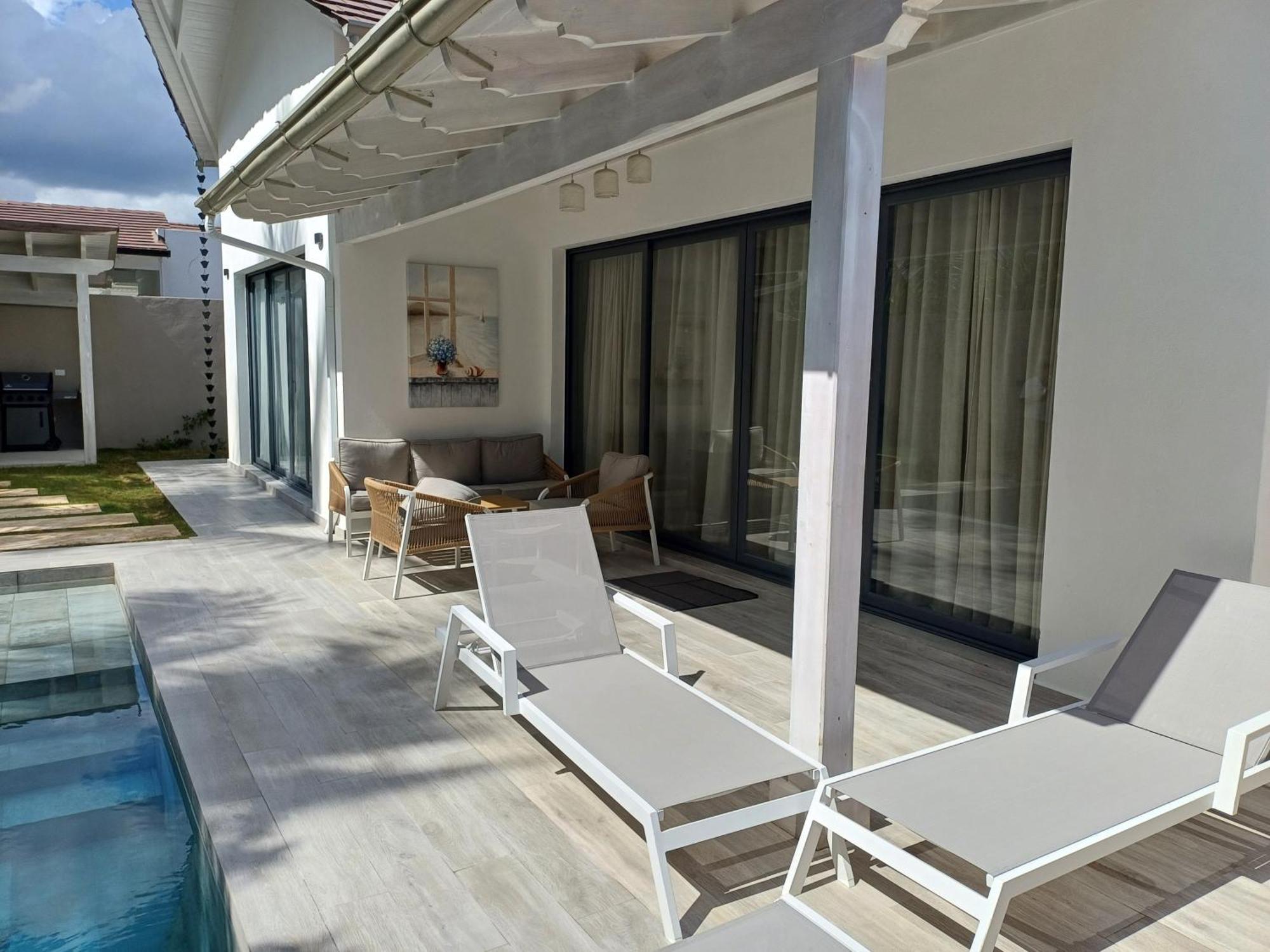 Tracadero Beach Club & Holidays Rentals Баяхибе Екстериор снимка