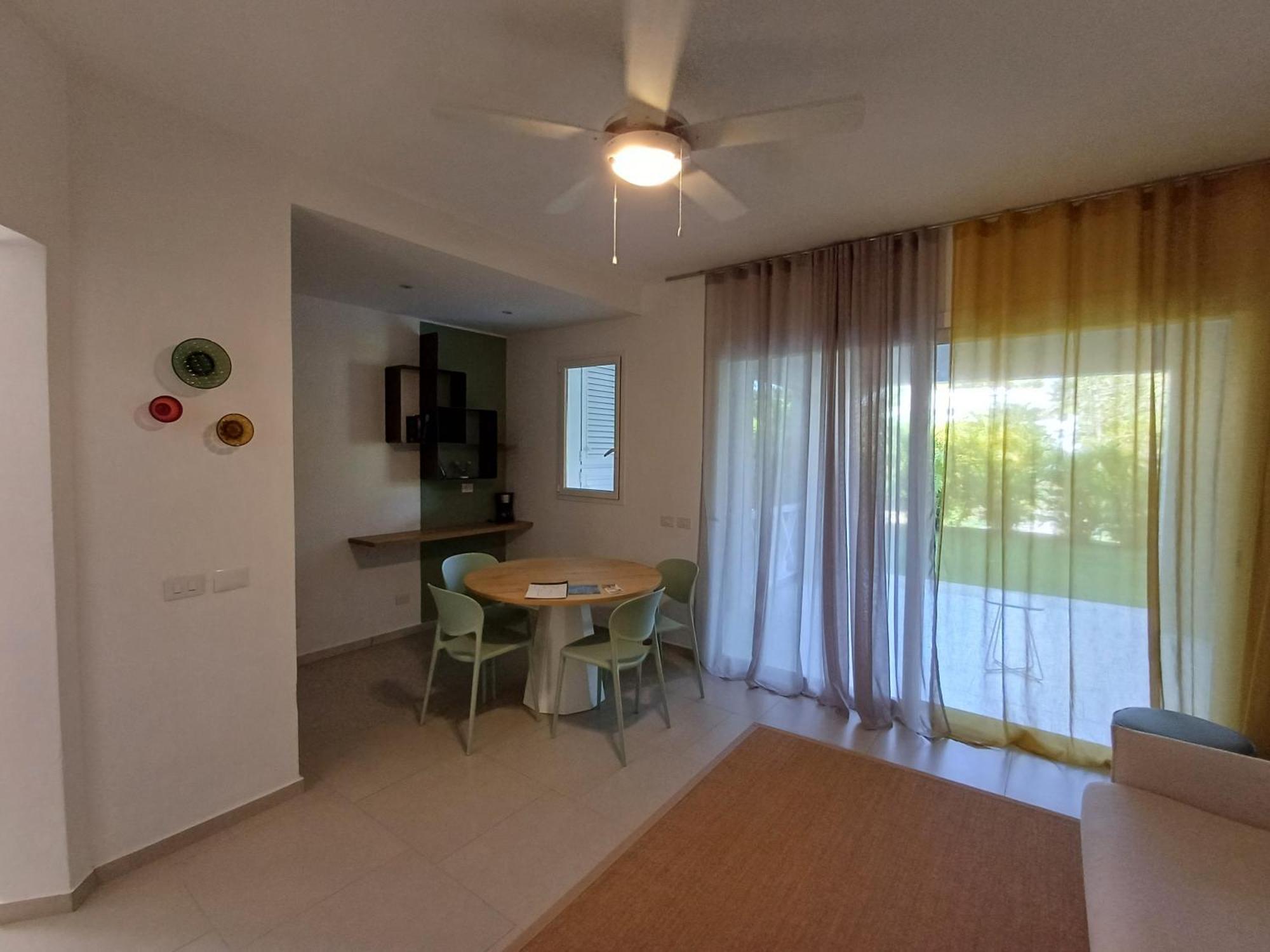 Tracadero Beach Club & Holidays Rentals Баяхибе Екстериор снимка