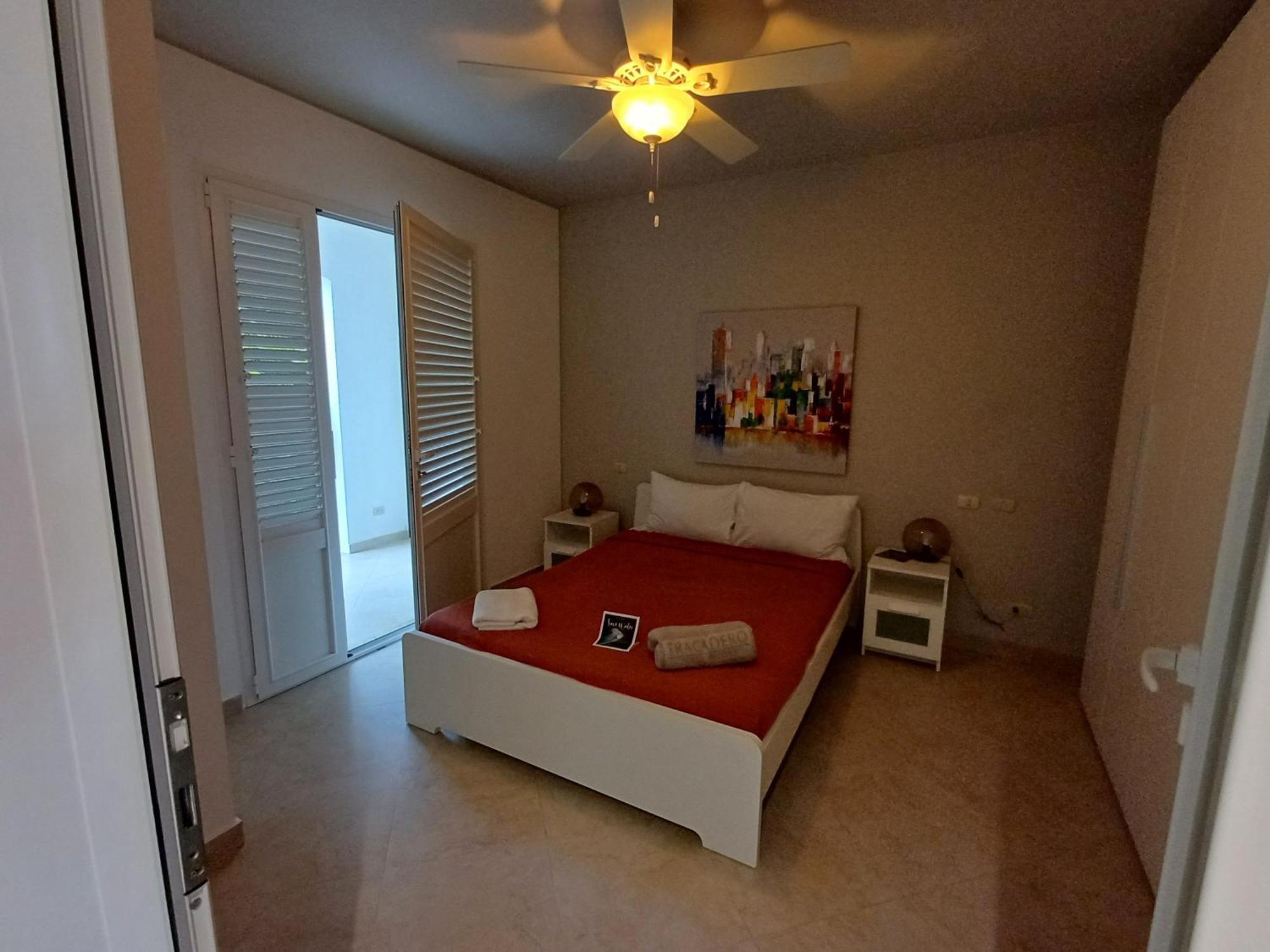 Tracadero Beach Club & Holidays Rentals Баяхибе Стая снимка